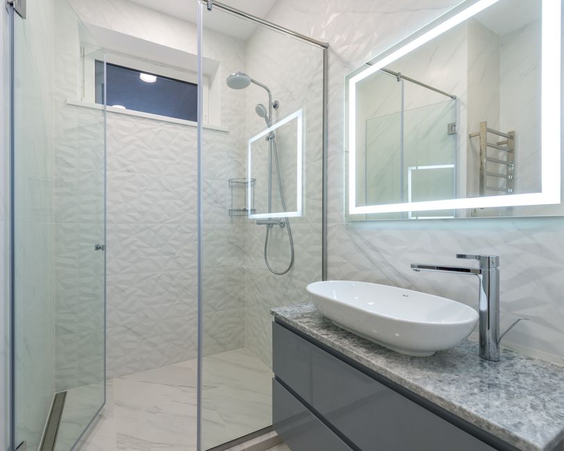 Modern walk in shower design